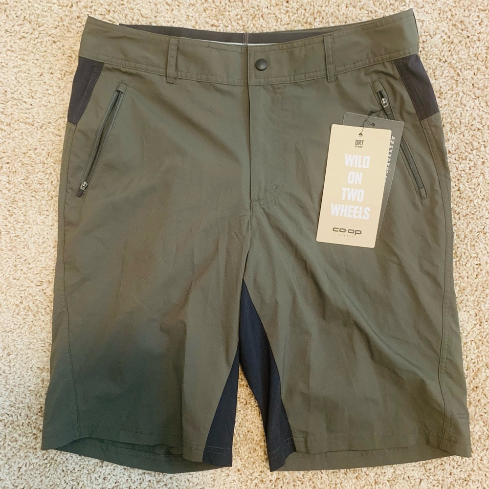 Rei Co-op brand new Men’s  bike mountain  shorts